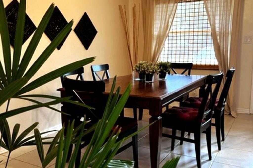 House Close To Downtown, Airport, Raymond James Stadium, And Many More Places Tampa Exterior foto